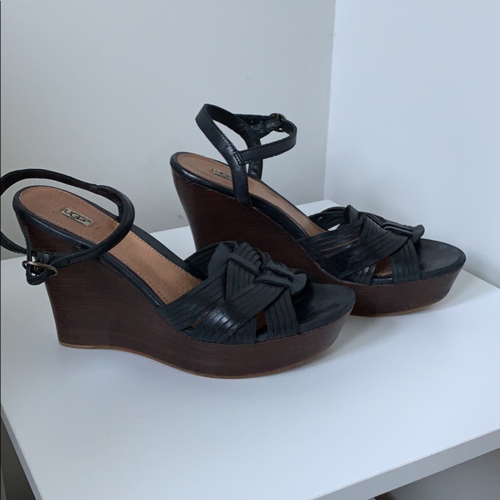 Uggs Black wedges (7.5)